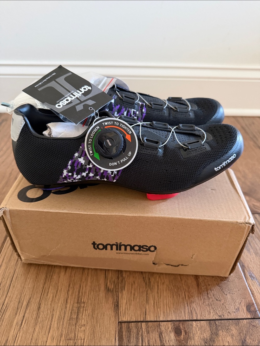 Tommaso Bikes Pista Aria Elite + Delta Black Cycling Shoes with Purple Accent